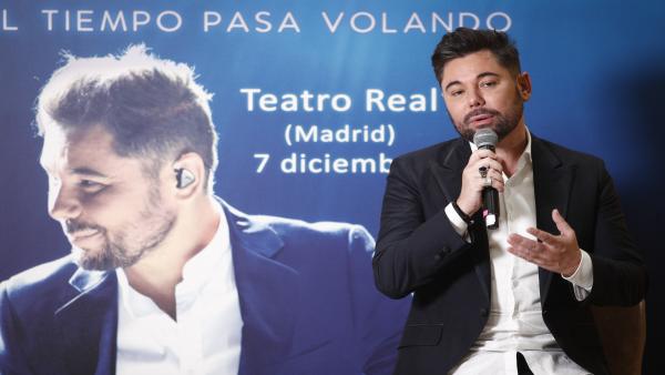 Miguel Poveda lanza “El tiempo pasa volando” para celebrar sus 30 años en la música Miguel Poveda lanza “El tiempo pasa volando” para celebrar sus 30 años en la música