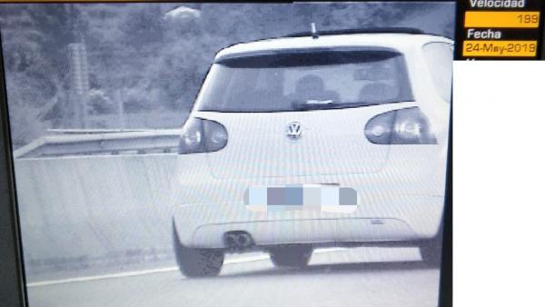 Sucesos.- Interceptado circulando a 199 km/h por la A-12 en Puente la Reina Sucesos.- Interceptado circulando a 199 km/h por la A-12 en Puente la Reina