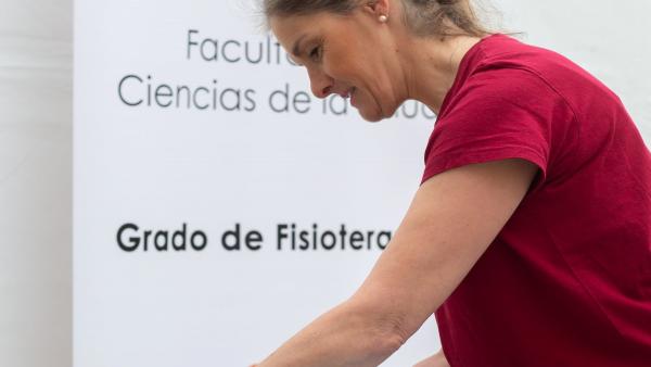 Medio centenar de estudiantes de Fisioterapia de la UPNA prestan cada curso asistencia en eventos deportivos navarros Medio centenar de estudiantes de Fisioterapia de la UPNA prestan cada curso asistencia en eventos deportivos navarros