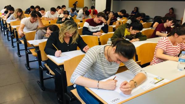 EL INSTITUTO CONFUCIO DE LA UNIVERSITAT DE VALÈNCIA (ICUV) CELEBRA LOS EXÁMENES OFICIALES DE CHINO EL INSTITUTO CONFUCIO DE LA UNIVERSITAT DE VALÈNCIA (ICUV) CELEBRA LOS EXÁMENES OFICIALES DE CHINO