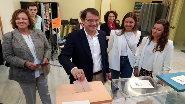 26M.- Fernández Mañueco Vota 'Con Buenas Sensaciones Y Con Buenas Vibraciones' 26M.- Fernández Mañueco Vota 'Con Buenas Sensaciones Y Con Buenas Vibraciones'