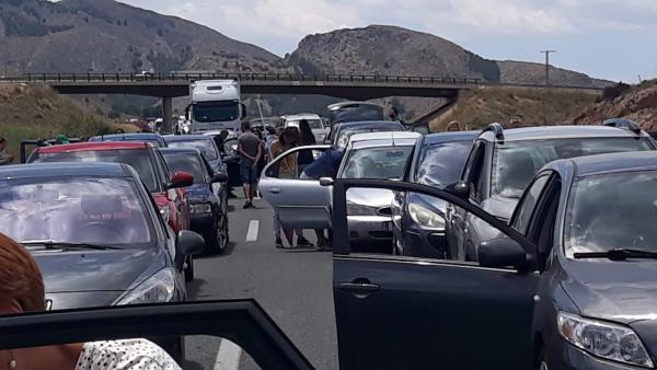 Alicante.- Sucesos.- El vuelco de un camión en Orihuela causa kilómetros de retención y el desvío de la circulación Alicante.- Sucesos.- El vuelco de un camión en Orihuela causa kilómetros de retención y el desvío de la circulación