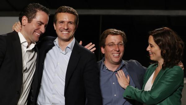 El presidente del Partido Popular Pablo Casado (2i), Isabel Díaz Ayuso (d), José Luis Martínez-Almeida (2d) y el secretario general del PP, Teodoro García Egea (i) El presidente del Partido Popular Pablo Casado (2i), Isabel Díaz Ayuso (d), José Luis Martínez-Almeida (2d) y el secretario general del PP, Teodoro García Egea (i)