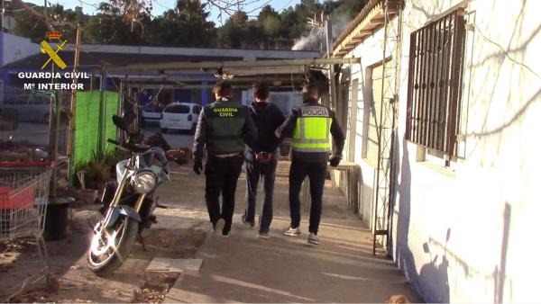 Sucesos.- Dos detenidos en Valencia por amenazar y agredir a un hombre en un pub de Landete (Cuenca) Sucesos.- Dos detenidos en Valencia por amenazar y agredir a un hombre en un pub de Landete (Cuenca)