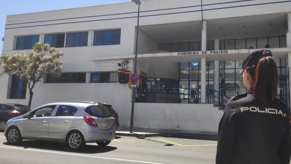 Málaga.- Sucesos.- Detenidas tres personas por robar dinero y un teléfono móvil a dos jóvenes en Marbella Málaga.- Sucesos.- Detenidas tres personas por robar dinero y un teléfono móvil a dos jóvenes en Marbella