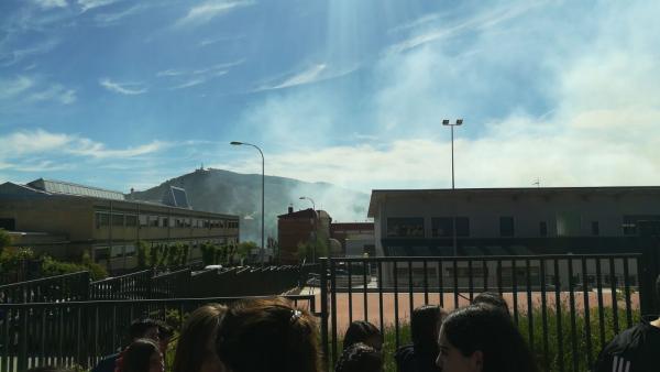 Sucesos.- Un incendio de pelusa de chopo provoca la evacuación del IES San José de Cuenca durante 20 minutos Sucesos.- Un incendio de pelusa de chopo provoca la evacuación del IES San José de Cuenca durante 20 minutos