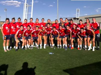 Xavi Hernández motiva a la Selección femenina