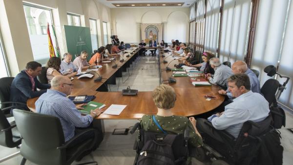 Granada.- La Junta suscribe conciertos con entidades por 22,4 millones para atender a 1.275 discapacitados dependientes Granada.- La Junta suscribe conciertos con entidades por 22,4 millones para atender a 1.275 discapacitados dependientes