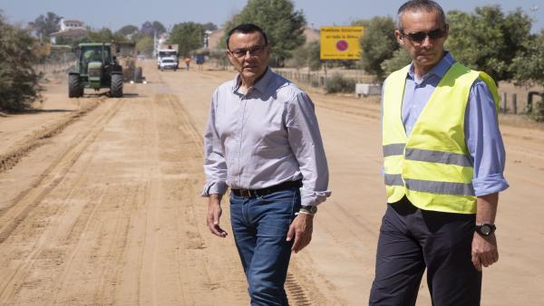 Huelva.- Caraballo visita en El Rocío algunos de los caminos que la Diputación está arreglando para la romería Huelva.- Caraballo visita en El Rocío algunos de los caminos que la Diputación está arreglando para la romería