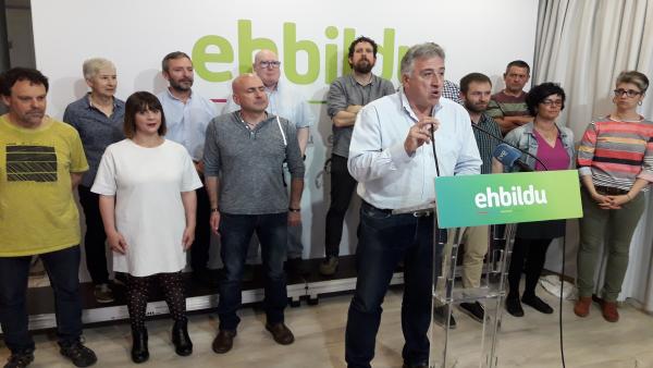 EH Bildu descarta apoyar a Esporrín (PSN) como alcaldesa de Pamplona y le pide a ella el voto EH Bildu descarta apoyar a Esporrín (PSN) como alcaldesa de Pamplona y le pide a ella el voto