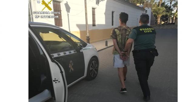 Alicante.- Sucesos.- Tres detenidos por una pelea en Benejúzar en la que rompieron la clavícula a un policía local Alicante.- Sucesos.- Tres detenidos por una pelea en Benejúzar en la que rompieron la clavícula a un policía local