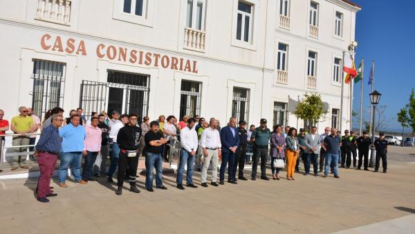 Cádiz.- Minutos de silencio en Algeciras y San Roque por el guardia civil muerto en acto de servicio en Los Barrios Cádiz.- Minutos de silencio en Algeciras y San Roque por el guardia civil muerto en acto de servicio en Los Barrios