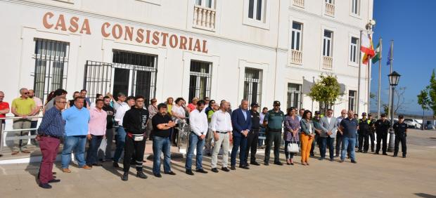 Cádiz.- Minutos de silencio en Algeciras y San Roque por el guardia civil muerto en acto de servicio en Los Barrios