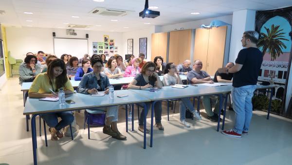 Más de 40 orientadores de centros participan de una jornada en el Instituto de Estudios a Distancia de Baleares Más de 40 orientadores de centros participan de una jornada en el Instituto de Estudios a Distancia de Baleares