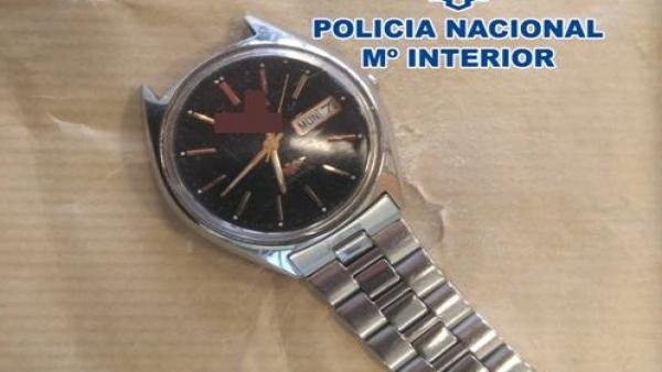 Granada.- Sucesos.- La Policía Nacional localiza y detiene a un hombre gracias al reloj que perdió en un atraco Granada.- Sucesos.- La Policía Nacional localiza y detiene a un hombre gracias al reloj que perdió en un atraco