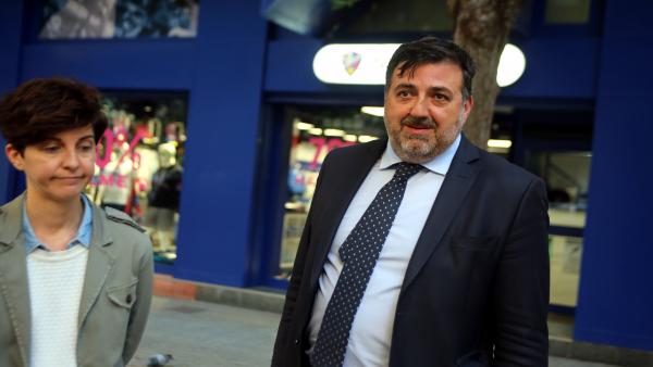 La Policía registra las oficinas de la SD Huesca La Policía registra las oficinas de la SD Huesca