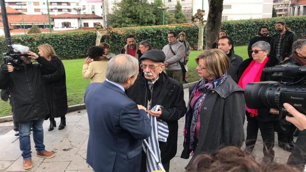 Fallece el asturiano Vicente García Riestra, el último español superviviente de un campo de concentración Fallece el asturiano Vicente García Riestra, el último español superviviente de un campo de concentración