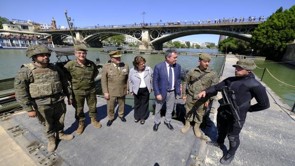 Sevilla.- Espadas celebra la 'enorme respuesta' ciudadana a los actos del Día de las Fuerzas Armadas Sevilla.- Espadas celebra la 'enorme respuesta' ciudadana a los actos del Día de las Fuerzas Armadas