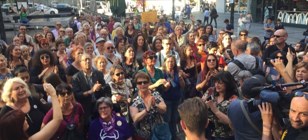 Una concentración en recuerdo de la trabajadora de Iveco exige la 'normalización de la sexualidad femenina'