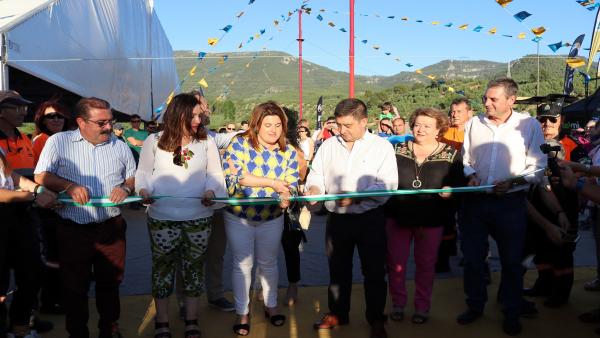 Jaén.- MásJaén.- El Festival del Aire vuelve a potenciar a Segura de la Sierra como escenario para deportes aéreos Jaén.- MásJaén.- El Festival del Aire vuelve a potenciar a Segura de la Sierra como escenario para deportes aéreos