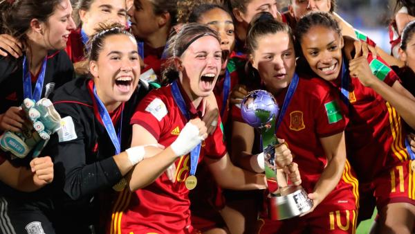 Las chicas de la sub-17, campeonas Las chicas de la sub-17, campeonas