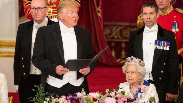 La Reina Isabel II y Donald Trump La Reina Isabel II y Donald Trump
