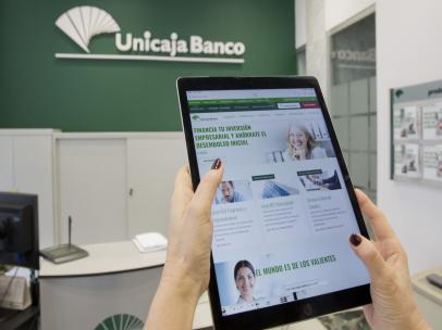 Unicaja refuerza el acceso a sus servicios en la aplicación móvil de banca digital