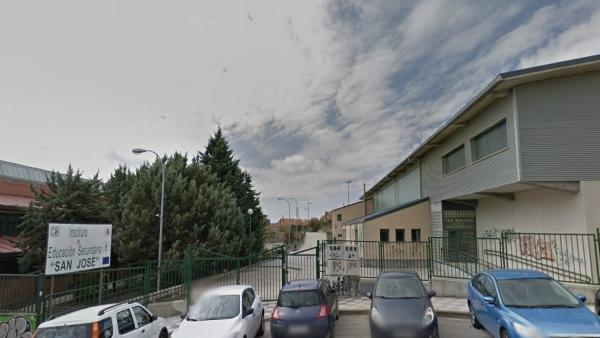 Sucesos.- Herido un trabajador en Cuenca tras caer del tejado del IES San José cuando hacía labores de mantenimiento Sucesos.- Herido un trabajador en Cuenca tras caer del tejado del IES San José cuando hacía labores de mantenimiento