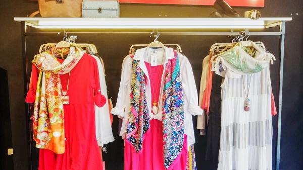 La empresa toledana Koker inaugura su primer 'outlet 'de moda femenina en el Casco Histórico de Toledo La empresa toledana Koker inaugura su primer 'outlet 'de moda femenina en el Casco Histórico de Toledo