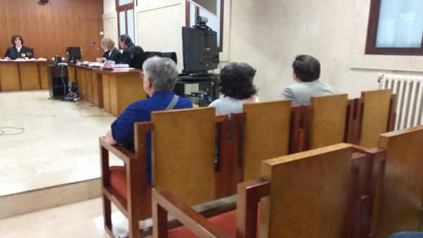 La acusada de estafar a un matrimonio con la venta de una finca asegura que dejó todo en manos de su agente inmobiliaria La acusada de estafar a un matrimonio con la venta de una finca asegura que dejó todo en manos de su agente inmobiliaria