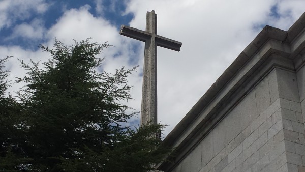 La exhumación de Franco, suspendida por el Supremo a un año de cumplirse el anun La exhumación de Franco, suspendida por el Supremo a un año de cumplirse el anun