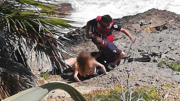 Castellón.- Sucesos.- Rescatan a dos menores atrapados en una roca por el oleaje en Oropesa Castellón.- Sucesos.- Rescatan a dos menores atrapados en una roca por el oleaje en Oropesa