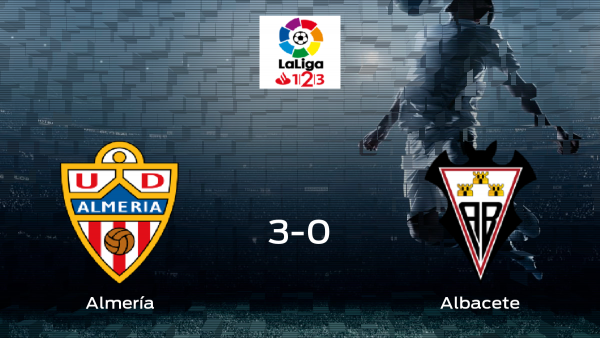 El Almería golea en su feudo al Albacete (3-0) El Almería golea en su feudo al Albacete (3-0)