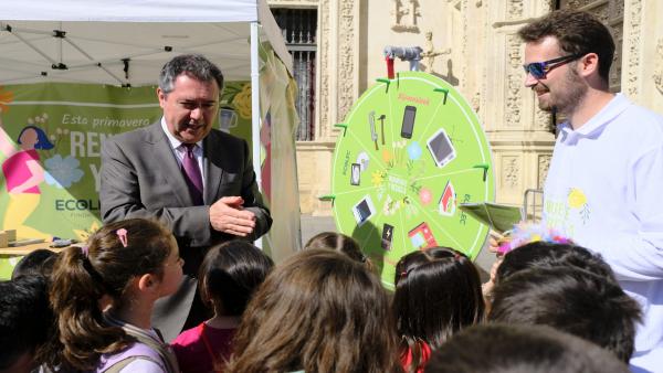 Sevilla.- En marcha la III GreenWeek, que planta un árbol por cada kilo de aparatos eléctricos y electrónicos reciclados Sevilla.- En marcha la III GreenWeek, que planta un árbol por cada kilo de aparatos eléctricos y electrónicos reciclados