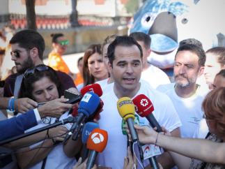 Intervención ante los medios de comunicación del líder de Ciudadanos en la Comunidad de Madrid, Ignacio Aguado, tras la 6ª carrera contra la violencia de género