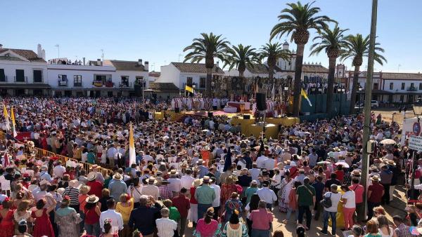 Huelva.- El obispo pide a los rocieros 'resplandecer' por sus acciones para ser 'la mejor corona' de la Virgen Huelva.- El obispo pide a los rocieros 'resplandecer' por sus acciones para ser 'la mejor corona' de la Virgen