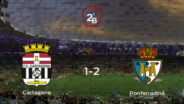 La Ponferradina gana 1-2 contra el Cartagena durante la ida de los playoff La Ponferradina gana 1-2 contra el Cartagena durante la ida de los playoff