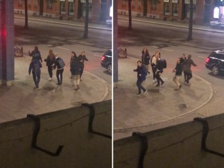 Un grupo de suecos bailando ABBA en la calle
