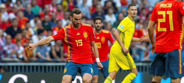Fabián con la selección ante Suecia