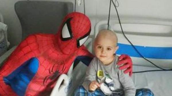 Rafa, a sus cuatro años, ha muerto tras no encontrar un donante de médula compatible. Rafa, a sus cuatro años, ha muerto tras no encontrar un donante de médula compatible.