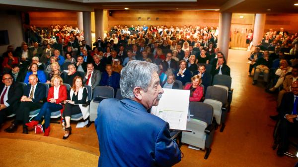 Revilla garantiza el apoyo del Gobierno de Cantabria a la discapacidad y pide que el Estado cumpla y financie el 50% Revilla garantiza el apoyo del Gobierno de Cantabria a la discapacidad y pide que el Estado cumpla y financie el 50%