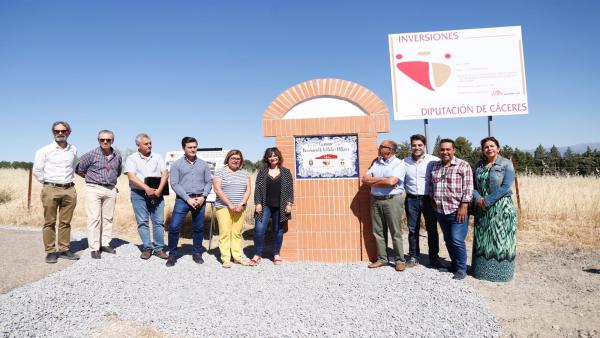 Inaugurado el carril bici de más de cuatro kilómetros entre las localidades de Navalmoral de la Mata y Millanes Inaugurado el carril bici de más de cuatro kilómetros entre las localidades de Navalmoral de la Mata y Millanes