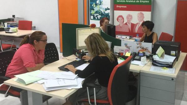 Economía/Laboral.- España registra la segunda mayor tasa de paro de larga duración de la UE-28 tras Grecia Economía/Laboral.- España registra la segunda mayor tasa de paro de larga duración de la UE-28 tras Grecia
