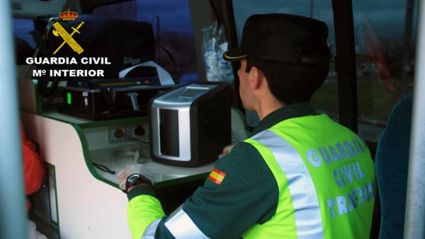 Granada.-Sucesos.- Investigado un camionero por circular por Ciudad Real sextuplicando la tasa de alcoholemia permitida Granada.-Sucesos.- Investigado un camionero por circular por Ciudad Real sextuplicando la tasa de alcoholemia permitida
