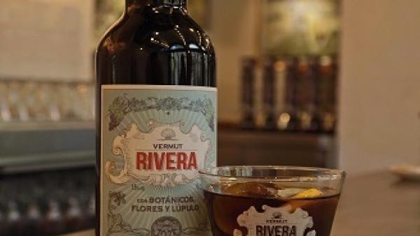 Estrella Galicia lanza el Vermut Rivera elaborado con lúpulo cascade cultivado en Galicia Estrella Galicia lanza el Vermut Rivera elaborado con lúpulo cascade cultivado en Galicia