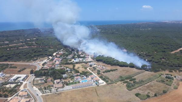 Cádiz.-Sucesos.- Declarado un incendio en el Paraje de Roque, en Conil Cádiz.-Sucesos.- Declarado un incendio en el Paraje de Roque, en Conil