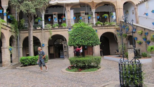 Investigadores de la UCO señalan que la artesanía puede generar flujos turísticos propios en Córdoba Investigadores de la UCO señalan que la artesanía puede generar flujos turísticos propios en Córdoba