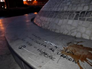 "Hazte feminista y maltrata al varón"