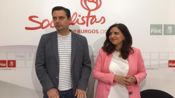 De la Rosa considera 'absolutamente vergonzoso' el acuerdo entre PP y Cs y promete una oposición 'dura y responsable' De la Rosa considera 'absolutamente vergonzoso' el acuerdo entre PP y Cs y promete una oposición 'dura y responsable'