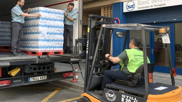 Mercadona dona 13.500 litros de leche el Banco de Alimentos de las comarcas de Tarragona Mercadona dona 13.500 litros de leche el Banco de Alimentos de las comarcas de Tarragona
